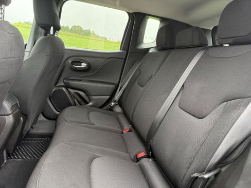 Certified 2023 Jeep Renegade Latitude image 18