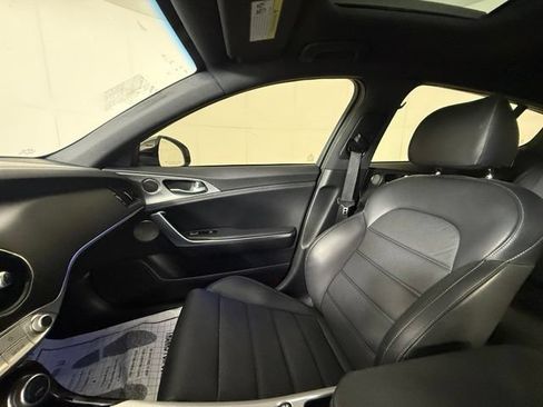 Used 2018 Kia Stinger GT2 AWD/4WD image 18