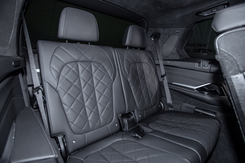 Used 2023 BMW X7 xDrive40i w/ M Sport Package AWD/4WD image 16