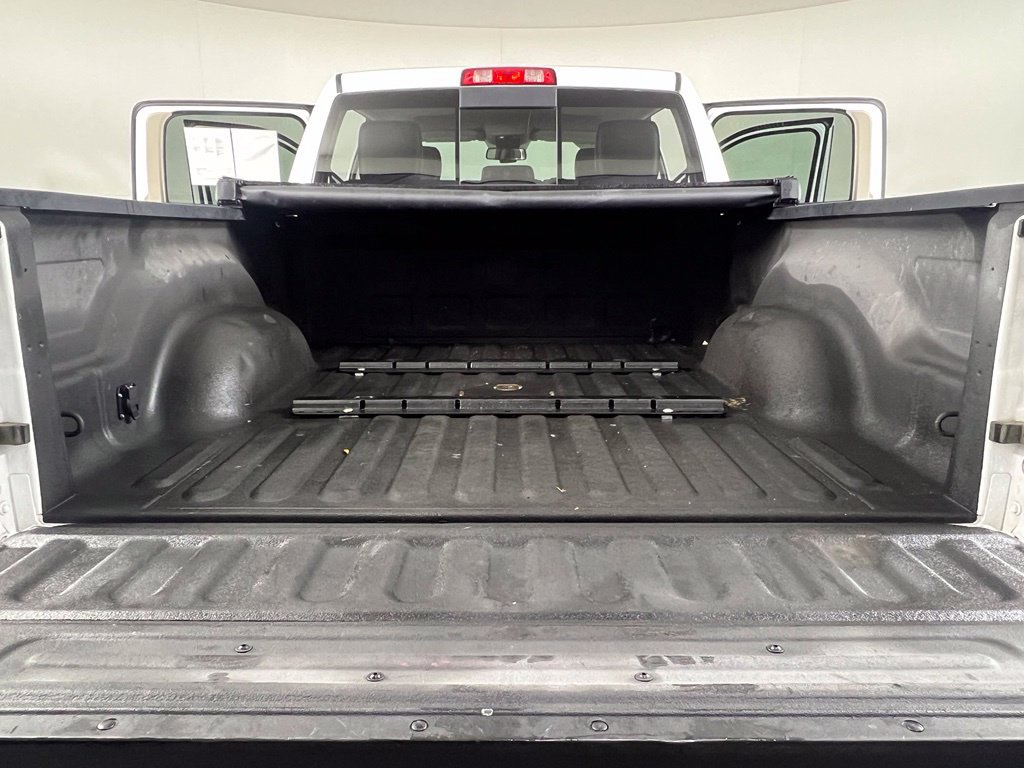 Used 2015 RAM 3500 Laramie w/ Convenience Group AWD/4WD image 13