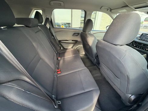 Used 2023 Nissan Rogue S AWD/4WD image 15