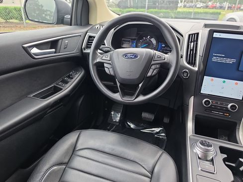 Used 2024 Ford Edge SE AWD/4WD image 9