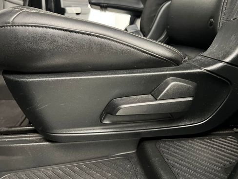 Used 2024 Ford Explorer XLT w/ Equipment Group 202A image 14