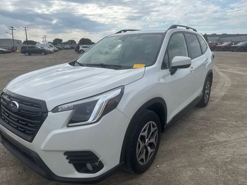 Used 2023 Subaru Forester Premium AWD/4WD image 13