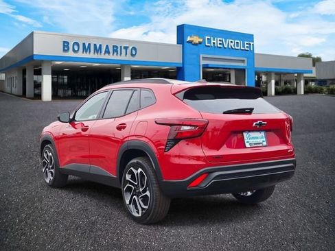 New 2026 Chevrolet Trax RS w/ Sunroof Package FWD image 3
