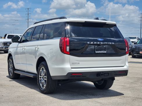 New 2026 Ford Expedition Active RWD image 5