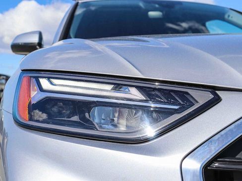 Used 2023 Audi Q5 2.0T Premium w/ Convenience Package image 9