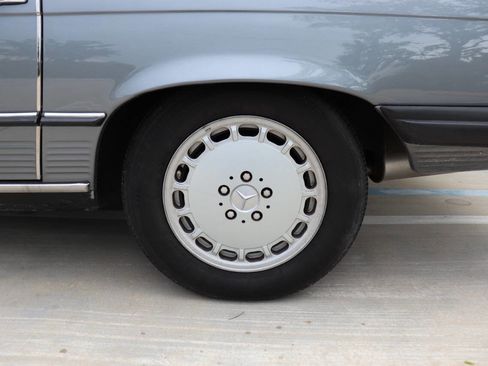 Used 1989 Mercedes-Benz 560 SL image 12