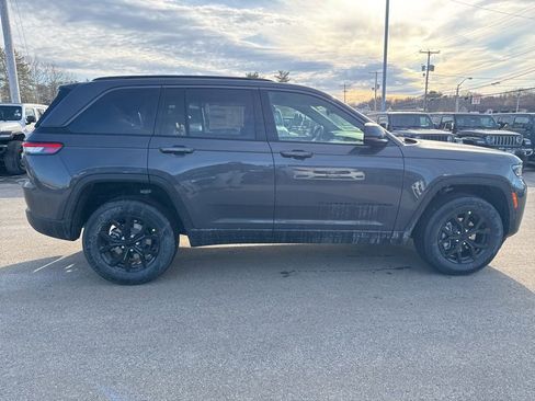 New 2026 Jeep Grand Cherokee Laredo image 6