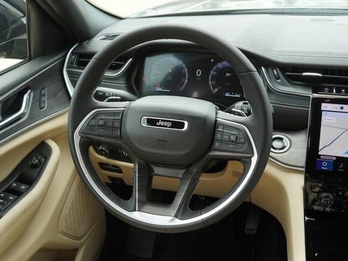 New 2025 Jeep Grand Cherokee L Limited w/ Luxury Tech Group II AWD/4WD image 16