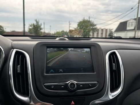 Used 2018 Chevrolet Equinox LT FWD image 34