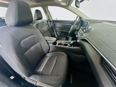 Used 2022 Nissan Altima 2.5 SV w/ SV Premium Package image 28