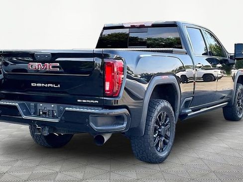 Used 2022 GMC Sierra 2500 Denali w/ Denali Black Diamond Edition AWD/4WD image 5