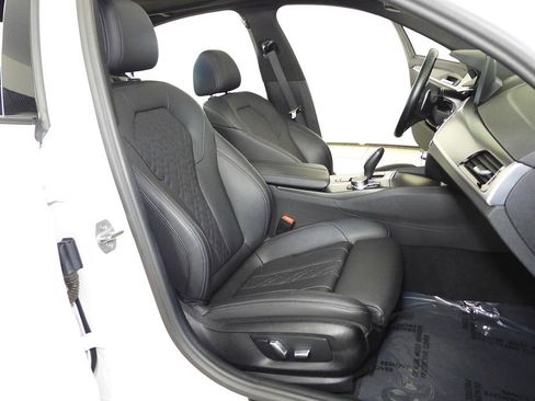 Used 2023 BMW 530i w/ M Sport Package image 19