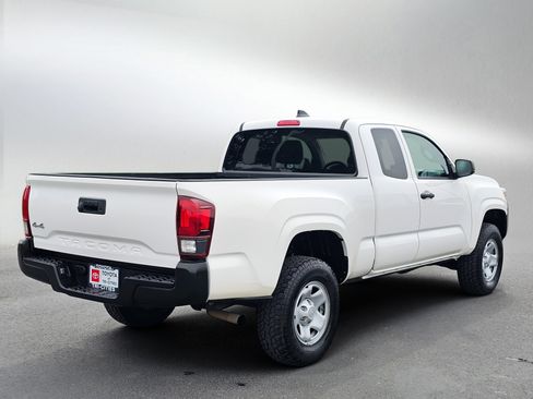 Used 2022 Toyota Tacoma SR AWD/4WD image 5