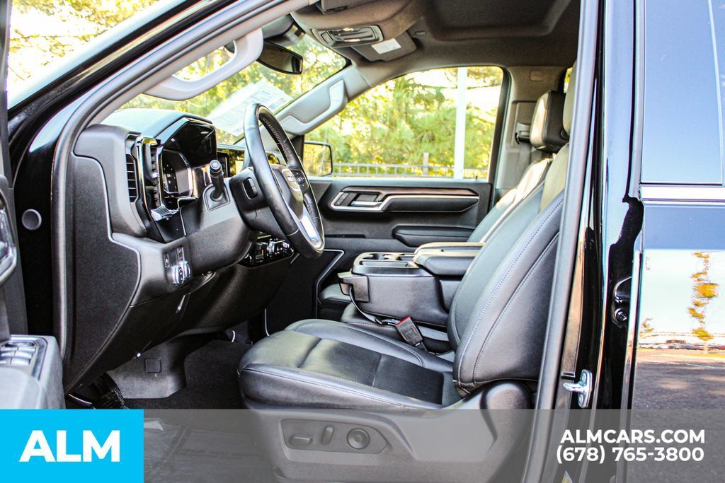 Used 2025 GMC Sierra 1500 SLT RWD image 16