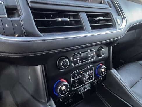 Used 2023 Chevrolet Suburban LT image 18