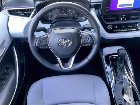 Used 2025 Toyota Corolla SE image 6