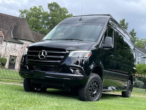 Used 2022 Mercedes-Benz Sprinter 2500 image 3