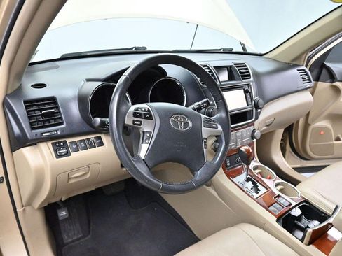 Used 2013 Toyota Highlander Limited FWD image 16