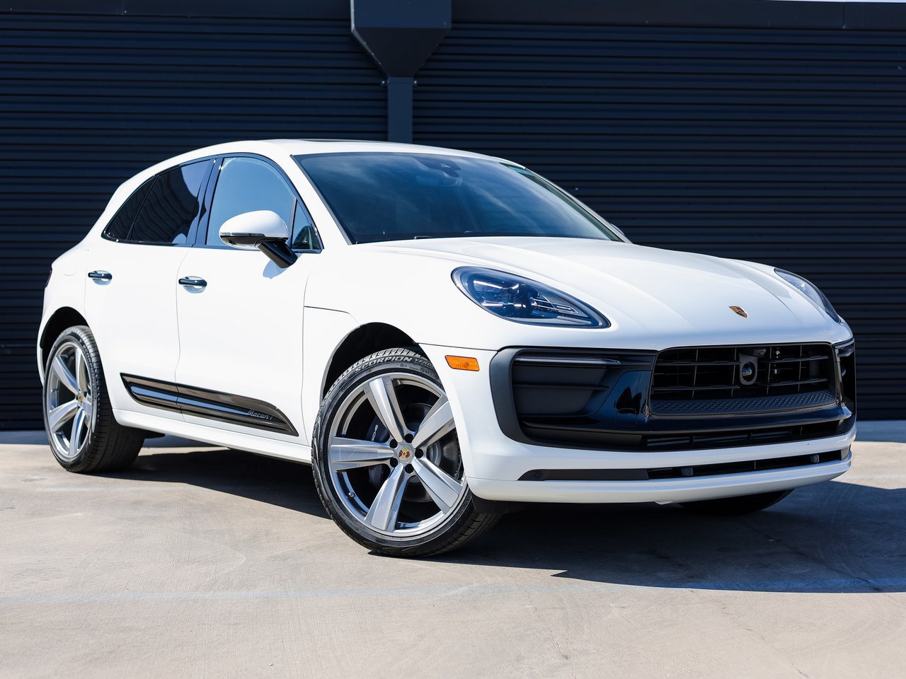 Certified 2026 Porsche Macan Turbo AWD/4WD image 9