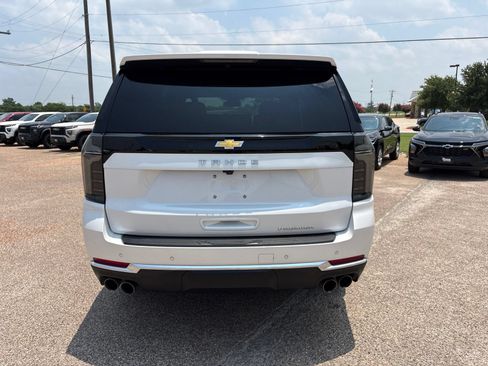 Used 2025 Chevrolet Tahoe Premier AWD/4WD image 5