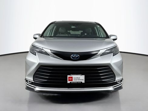 Certified 2024 Toyota Sienna XLE FWD image 2