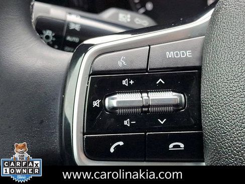 Used 2021 Kia Sorento S image 19