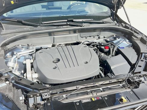 New 2026 Volvo XC60 B5 Ultra w/ Climate Package image 28