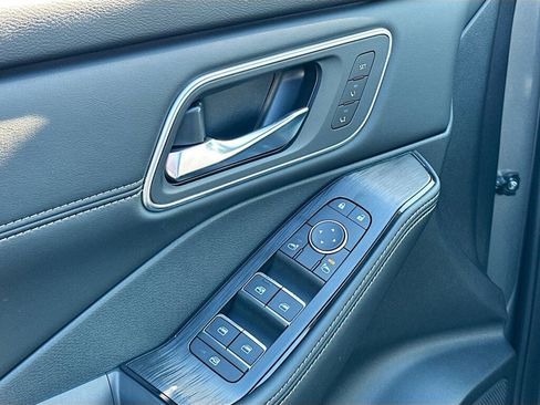 New 2026 Nissan Rogue Platinum w/ Platinum Premium Package image 8