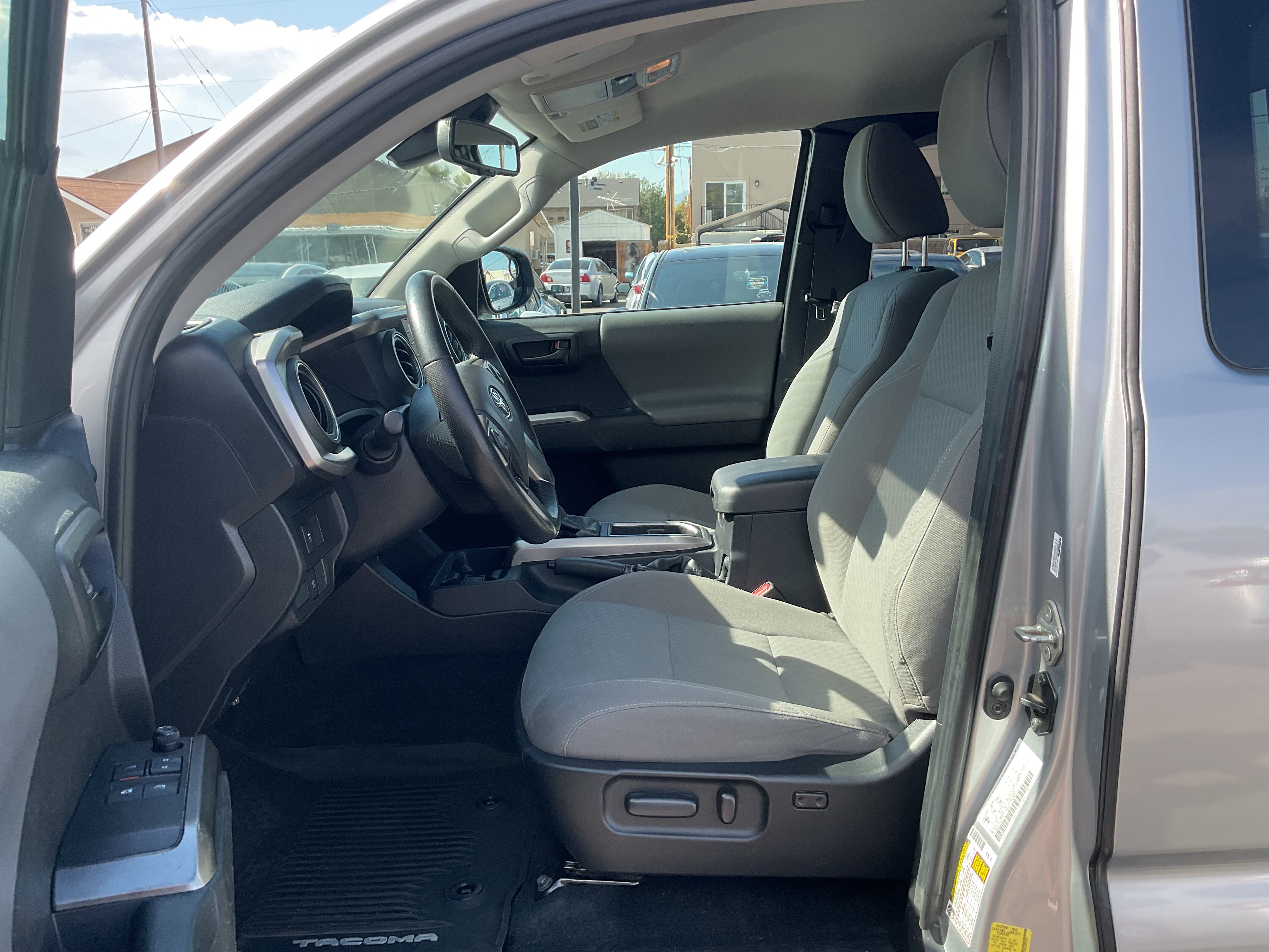 Used 2021 Toyota Tacoma SR5 AWD/4WD image 11