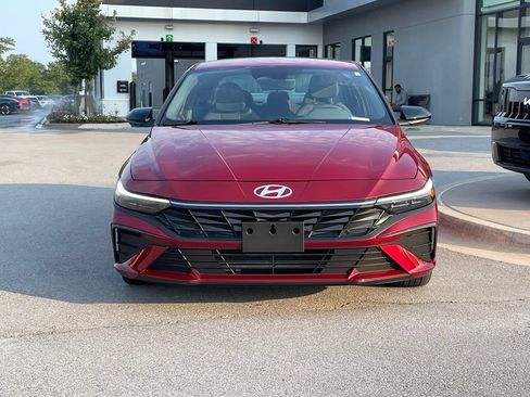 Used 2025 Hyundai Elantra Sport FWD image 2