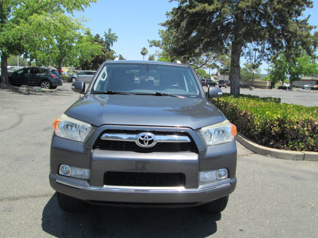 Used 2011 Toyota 4Runner Limited AWD/4WD image 2