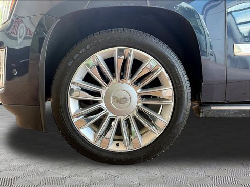 Used 2020 Cadillac Escalade Platinum AWD/4WD image 33