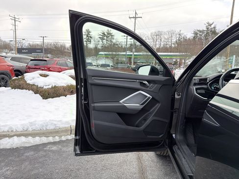 Used 2022 Audi Q3 2.0T Premium image 11