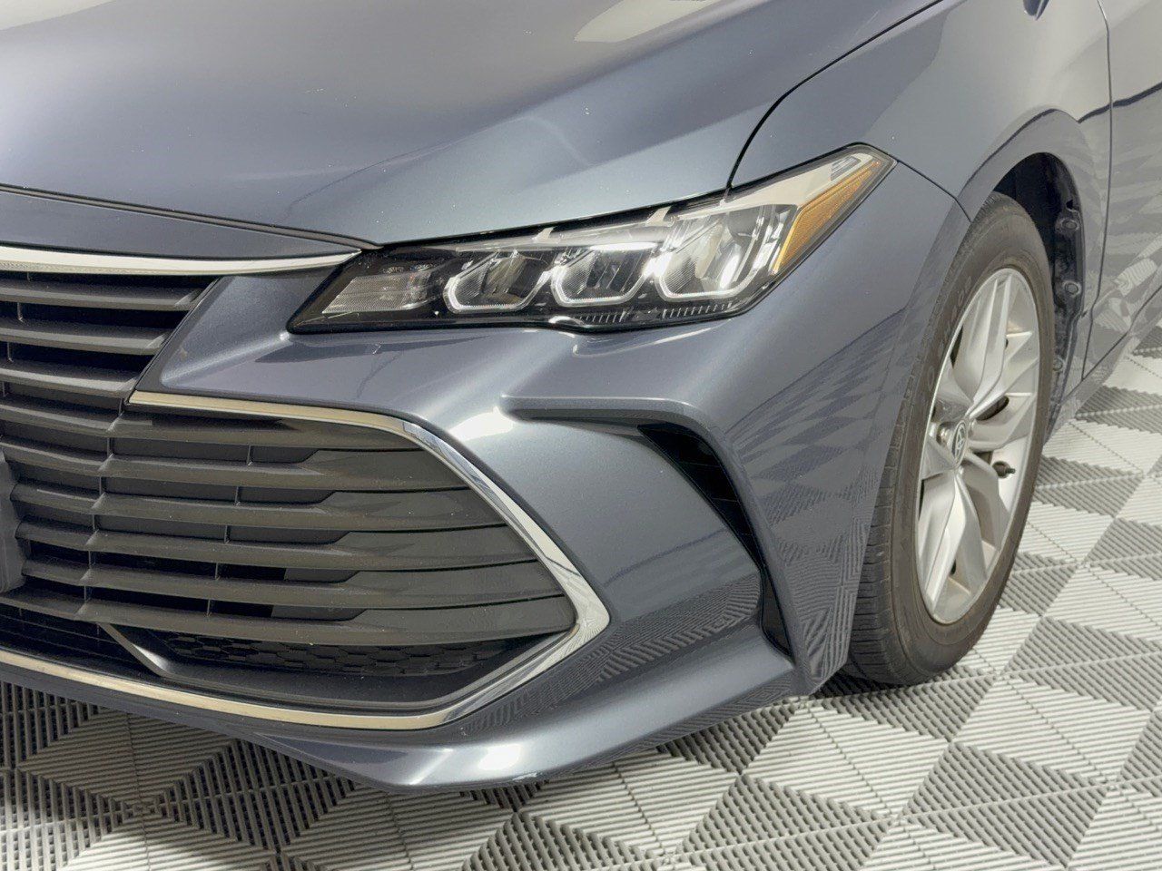 Used 2022 Toyota Avalon XLE FWD image 12