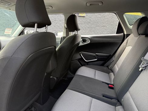 Used 2021 Kia Soul LX image 14