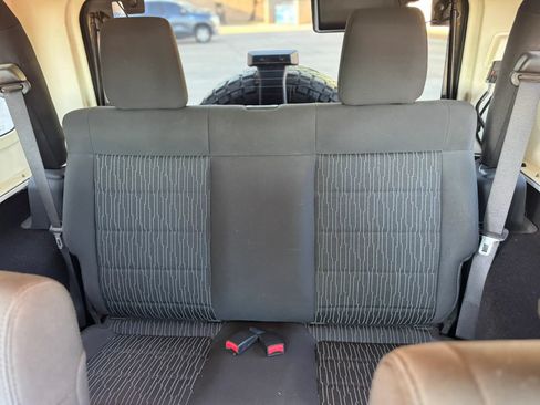 Used 2011 Jeep Wrangler Rubicon w/ PWR Convenience Group AWD/4WD image 27