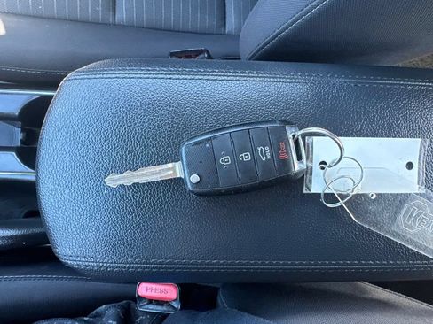 Used 2017 Kia Forte LX w/ LX Popular Package FWD image 32
