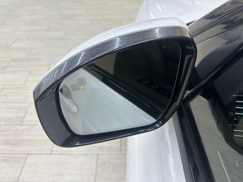 Used 2018 Land Rover Range Rover Supercharged image 11