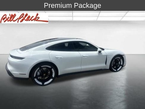 Used 2022 Porsche Taycan RWD image 6