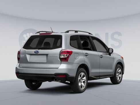 Used 2016 Subaru Forester 2.5i w/ Alloy Wheel Package image 2