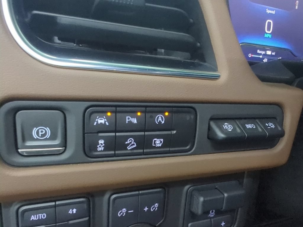 Used 2023 Chevrolet Tahoe High Country AWD/4WD image 13