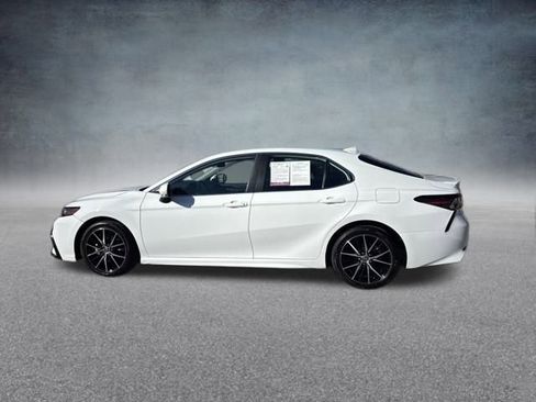 Used 2024 Toyota Camry SE image 7