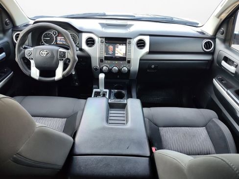 Used 2017 Toyota Tundra SR5 image 3