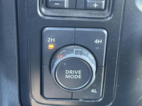 Used 2025 Ford F250 XLT AWD/4WD image 17