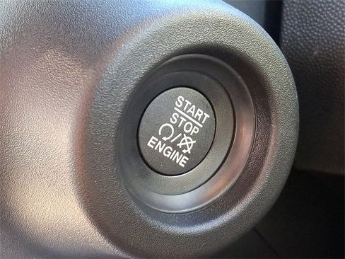 Used 2025 RAM ProMaster 2500 w/ Storage Group image 25