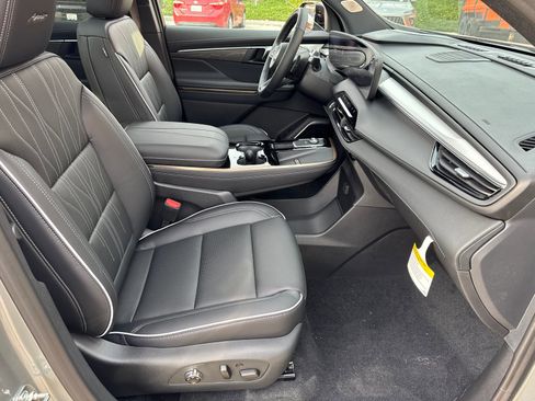 New 2026 Buick Enclave Avenir w/ Super Cruise Package image 17