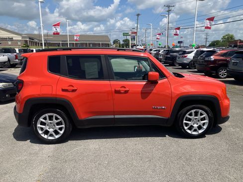 Used 2021 Jeep Renegade Latitude FWD image 8