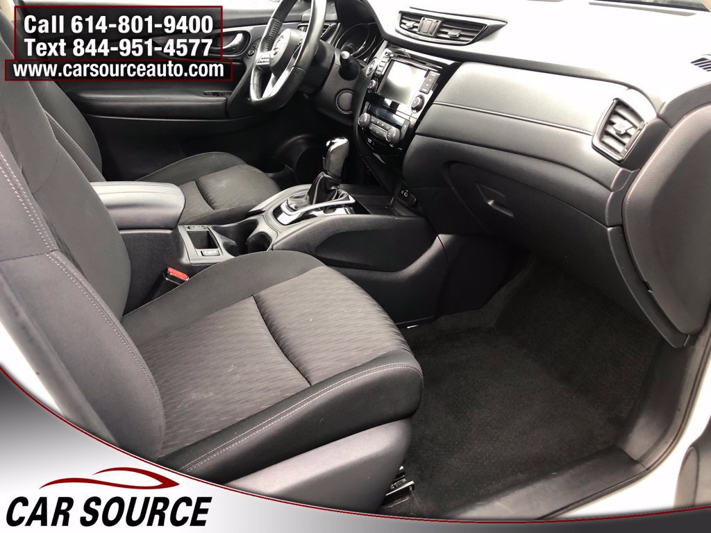 Used 2018 Nissan Rogue SV w/ Premium Package AWD/4WD image 17